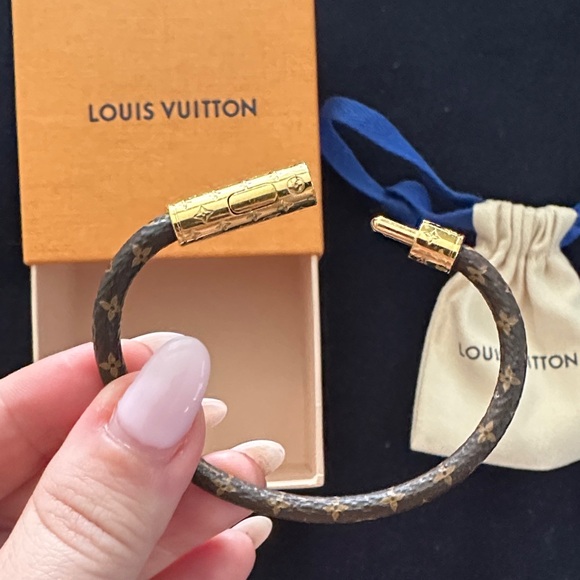 Louis Vuitton Brown Bracelet with Gold Clasp - Picture 5 of 8